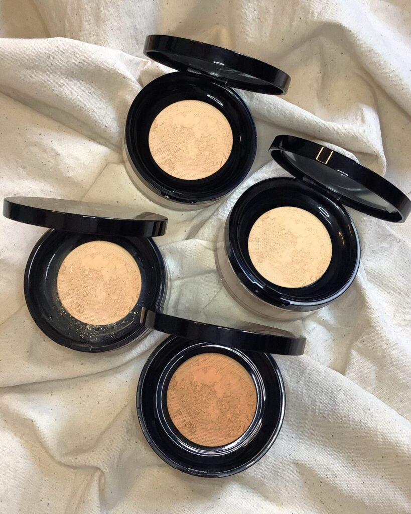 Looke Holy Smooth & Blur Loose Powder All Shades & Full Swatches - All Shades